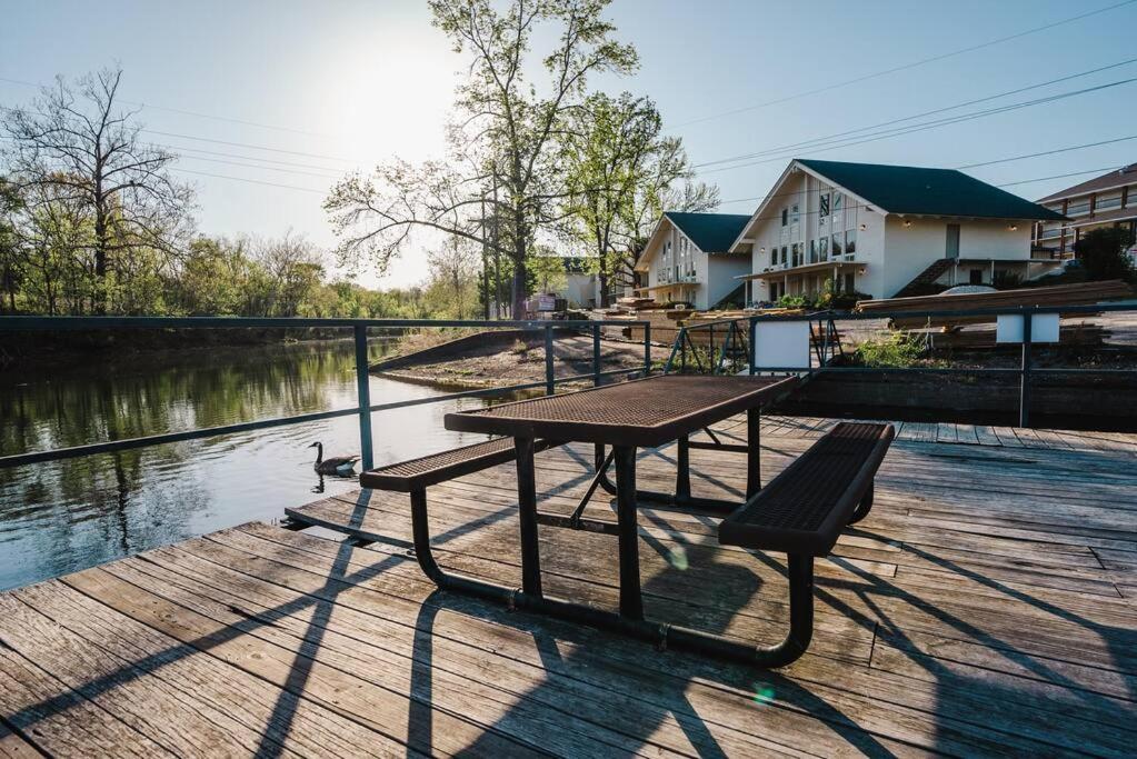 Pet Friendly Boho Condo With Pool--Fitness Center--Next To The Branson Landing--Close To Convention Center And Kanakuk Exterior foto